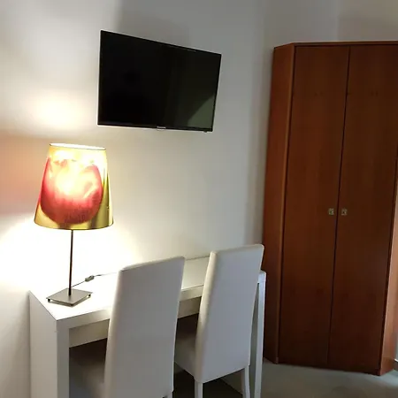 Guest house Sanbiagio, 25 Naples
