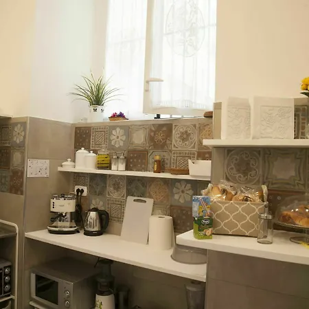 Sanbiagio, 25 Guest house