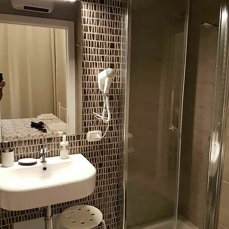 Gasthuis Sanbiagio, 25 Napels